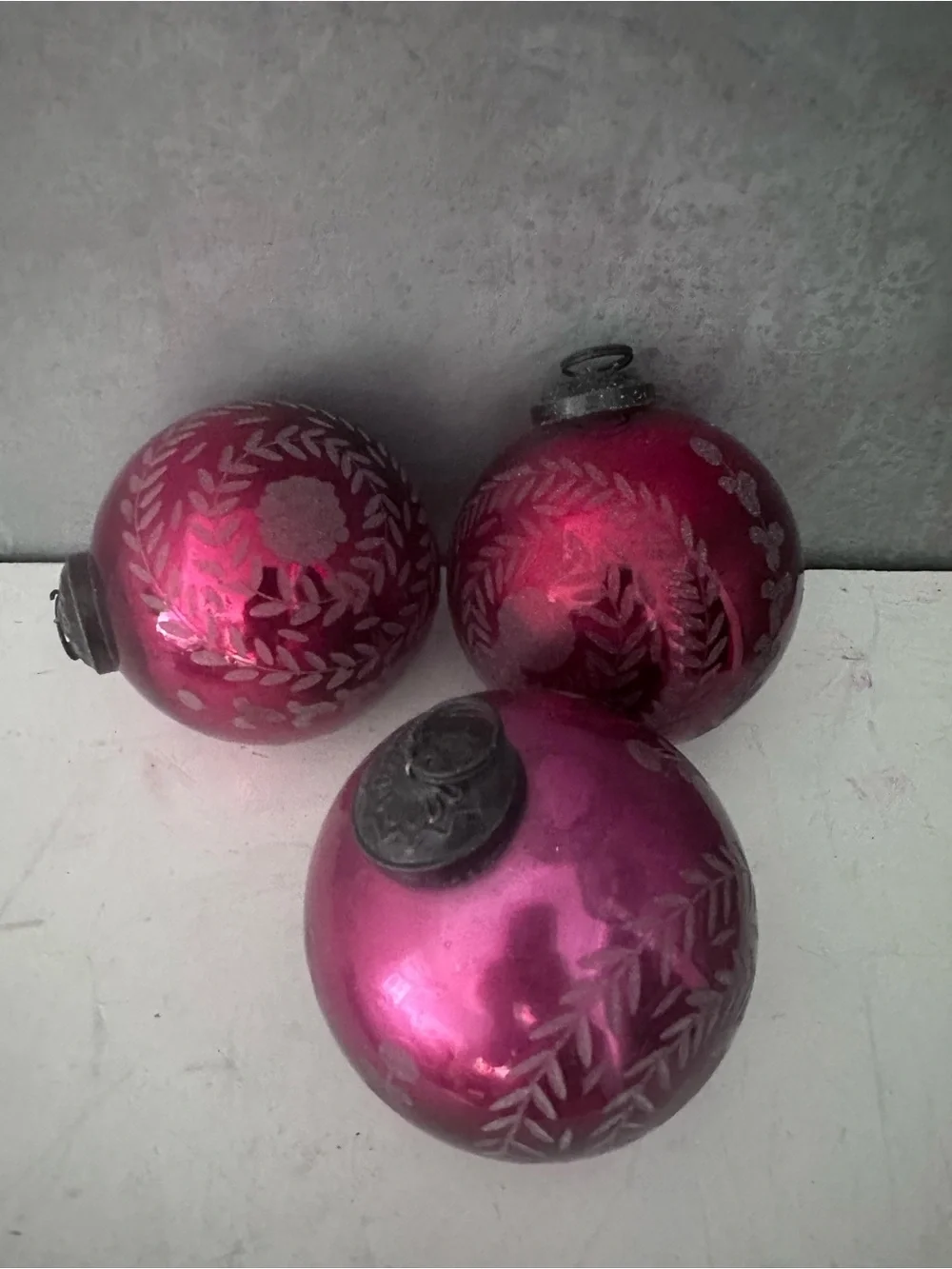 SET OF 3 POTTERY BARN ETCHED CRANBERRY KUGEL ORNAMENTS 4